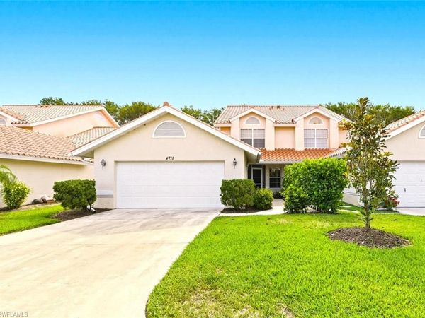 4718 Via Carmen, NAPLES, FL 34105