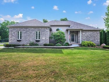 604 Carriage Way, Davison, MI 48423