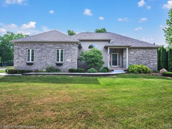 604 Carriage Way, Davison, MI 48423