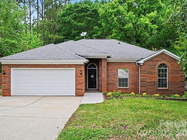 13505 Gatestone Lane , Pineville, NC 28134