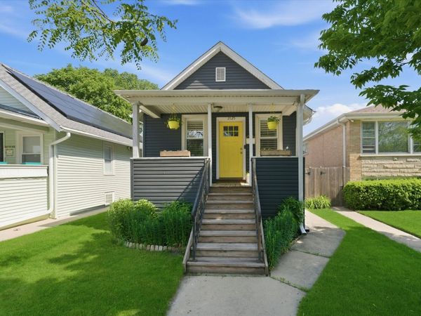 2125 Emerson Street , Evanston, IL 60201