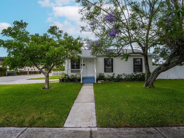 5000 Lake Avenue, West Palm Beach, FL 33405