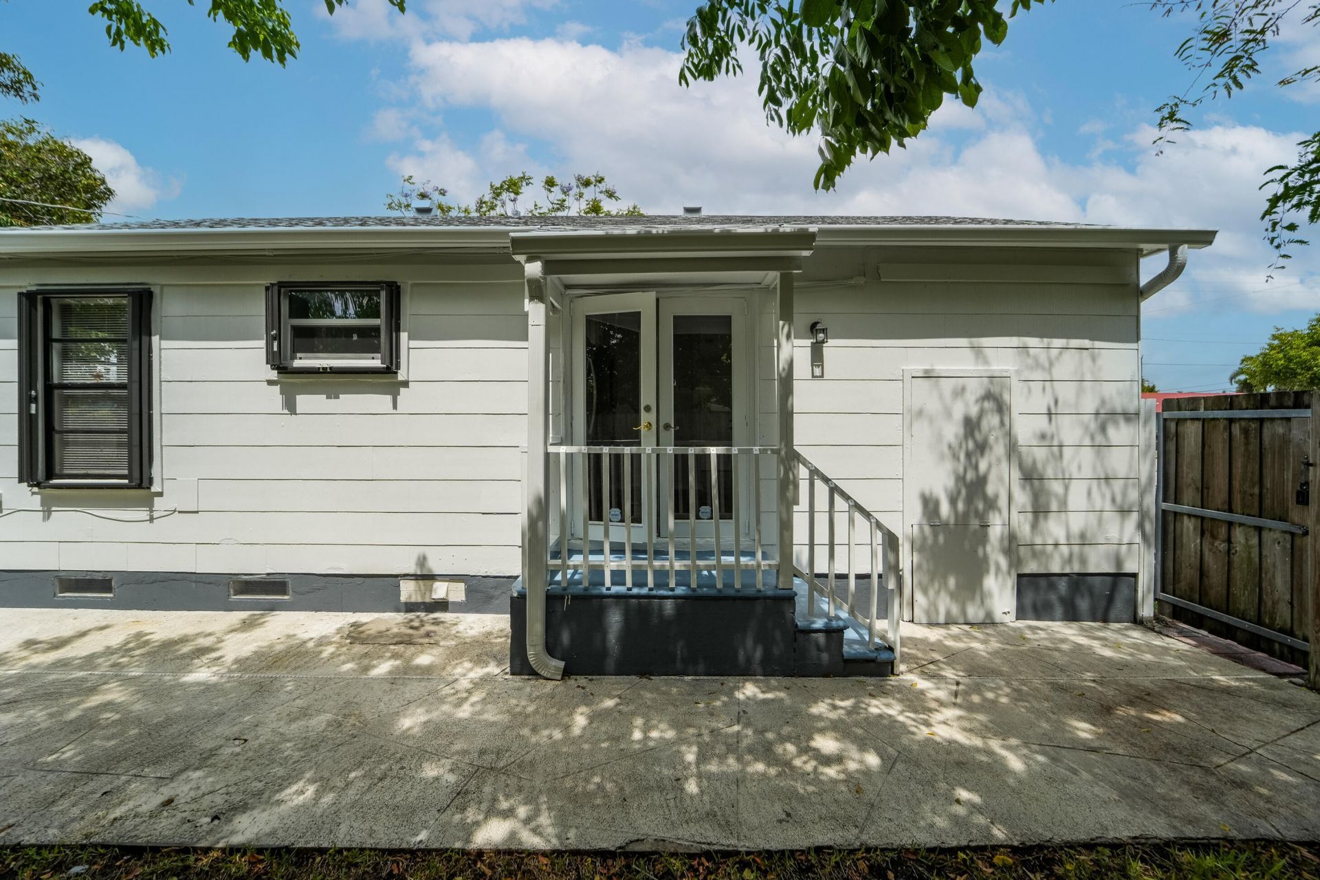 5000 Lake Avenue, West Palm Beach, FL 33405 Photo