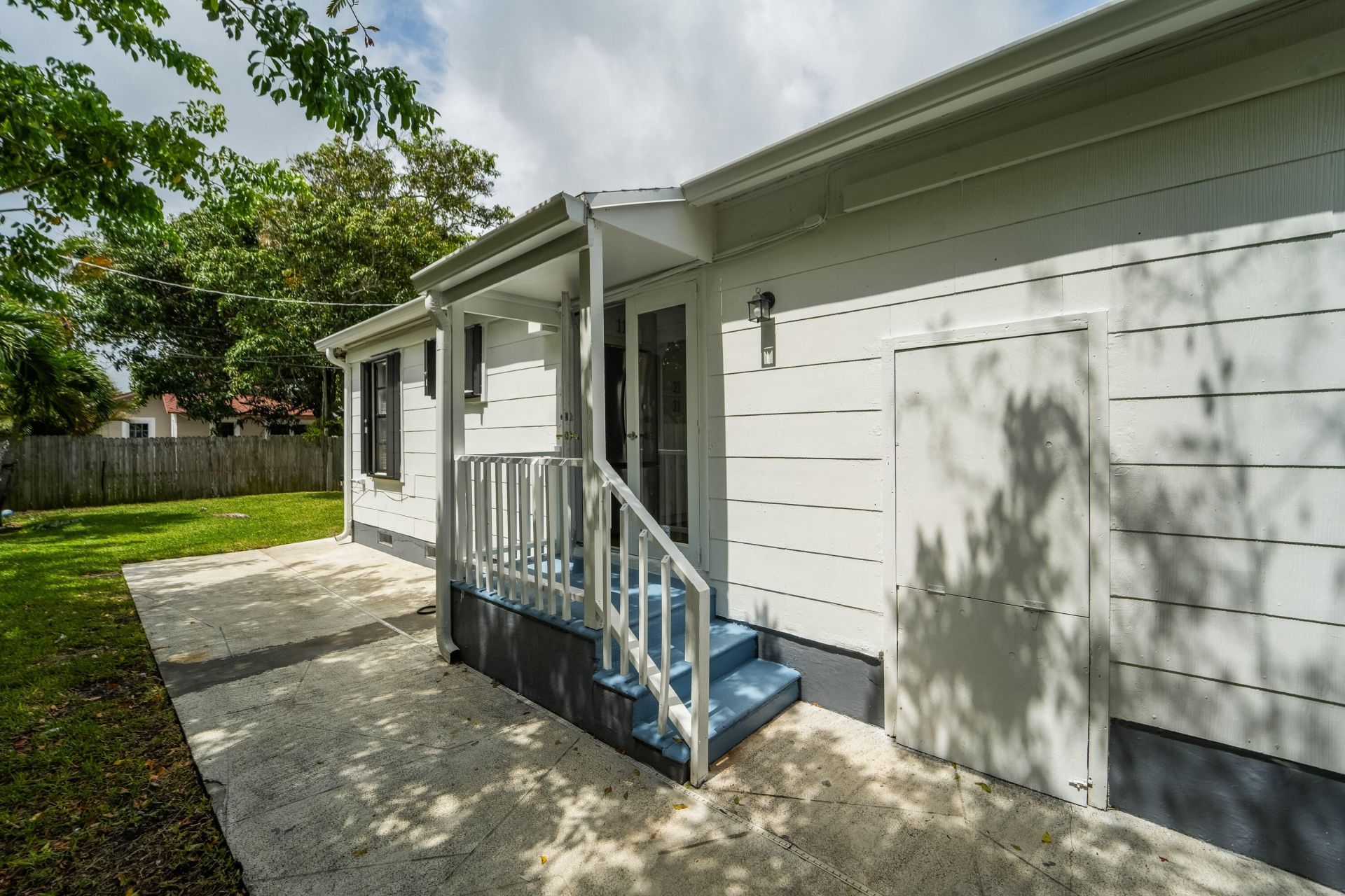 5000 Lake Avenue, West Palm Beach, FL 33405 Photo