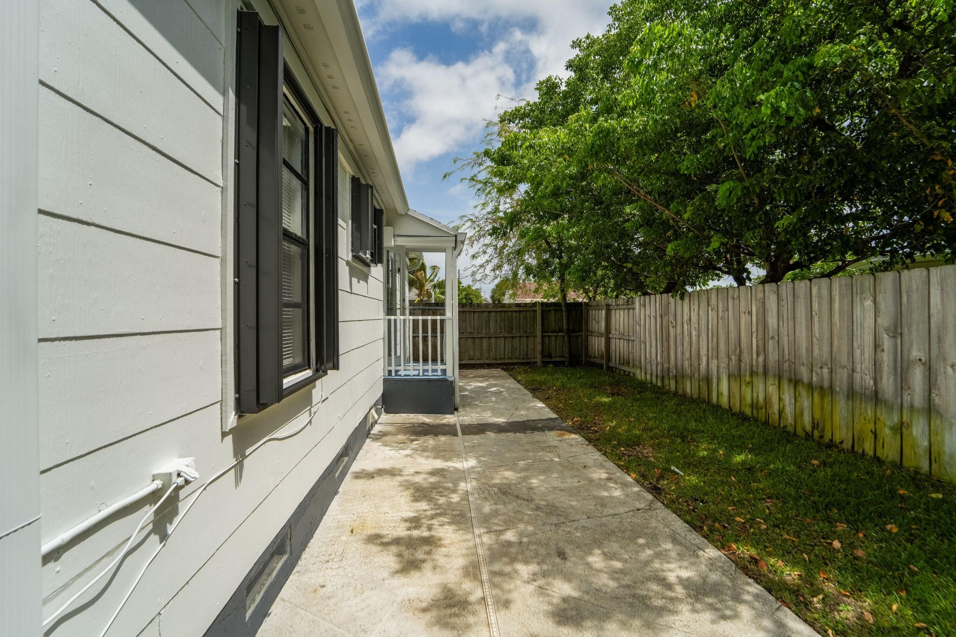 5000 Lake Avenue, West Palm Beach, FL 33405 Photo