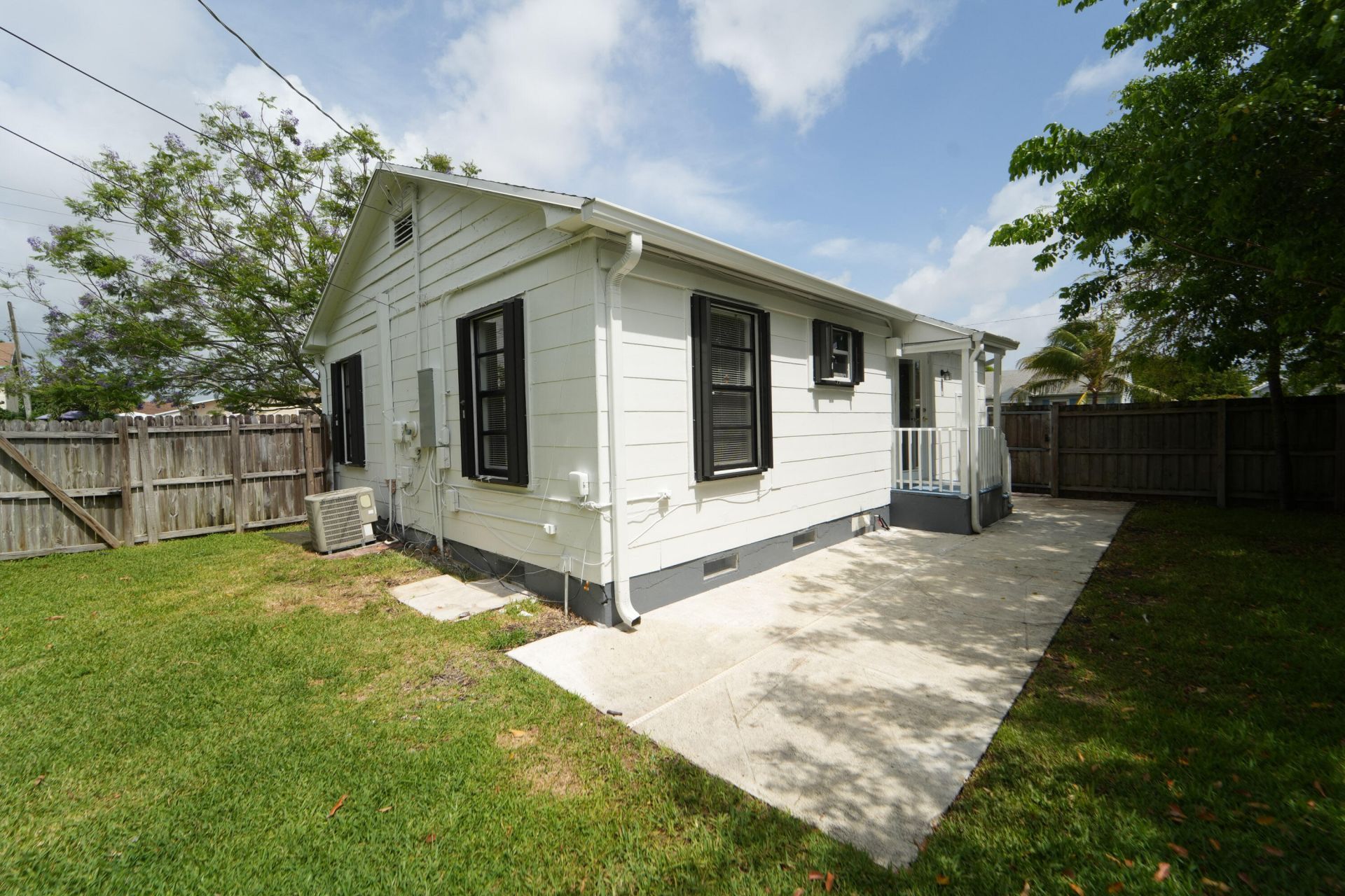 5000 Lake Avenue, West Palm Beach, FL 33405 Photo