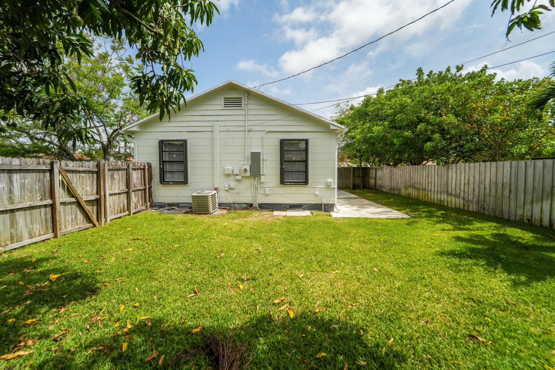 5000 Lake Avenue, West Palm Beach, FL 33405 Photo