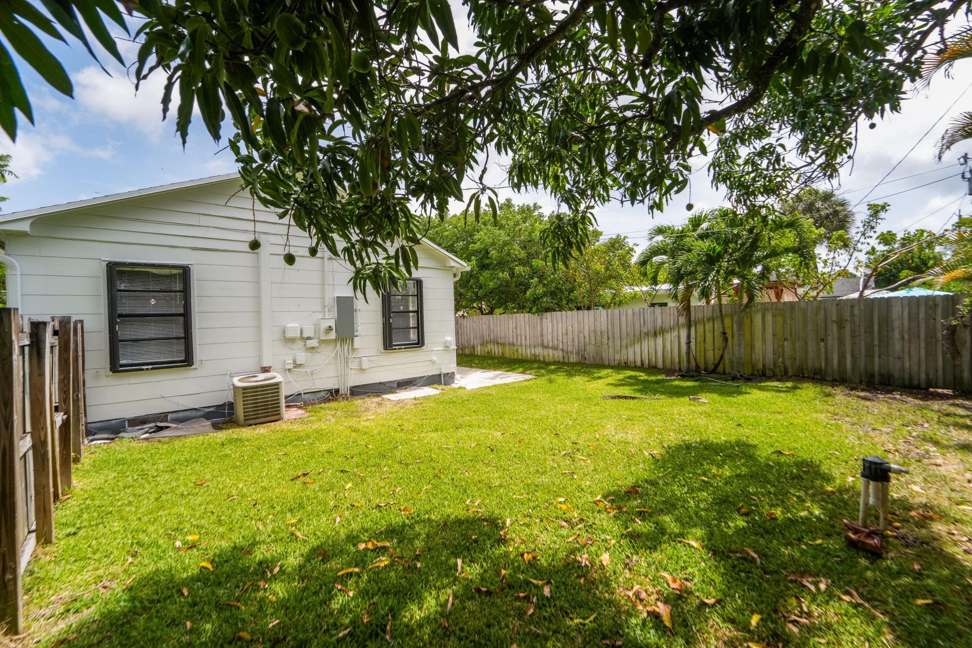 5000 Lake Avenue, West Palm Beach, FL 33405 Photo