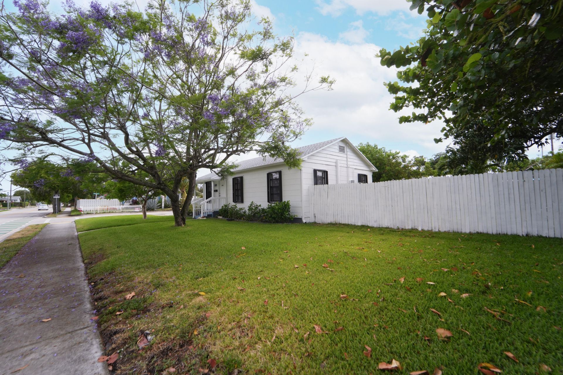 5000 Lake Avenue, West Palm Beach, FL 33405 Photo