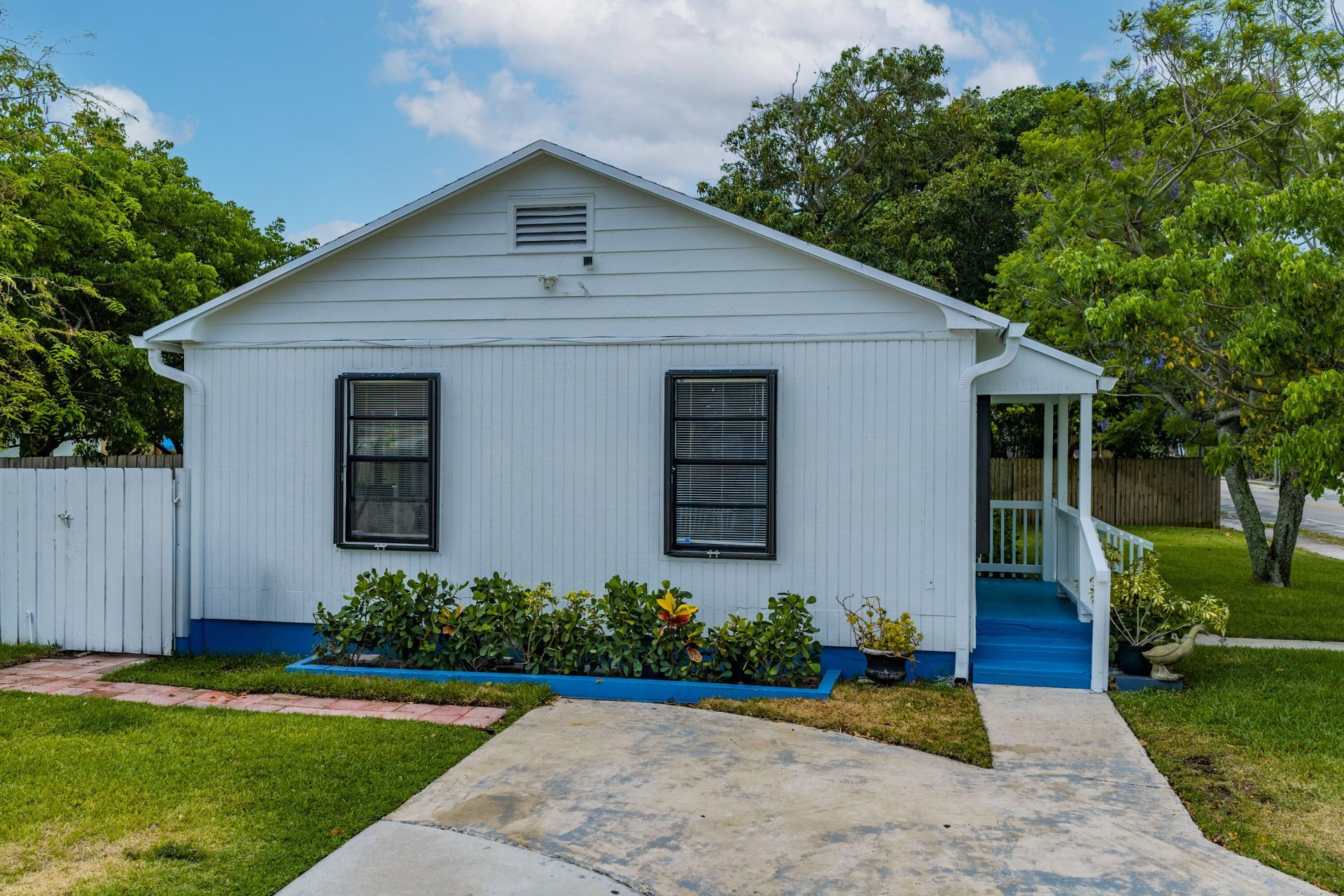 5000 Lake Avenue, West Palm Beach, FL 33405 Photo