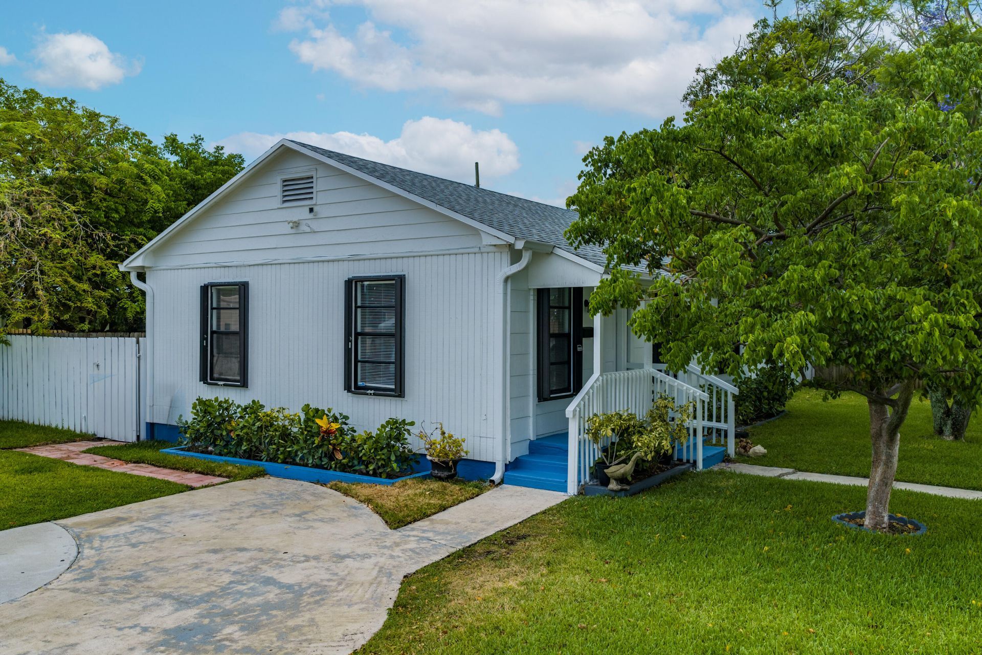 5000 Lake Avenue, West Palm Beach, FL 33405 Photo