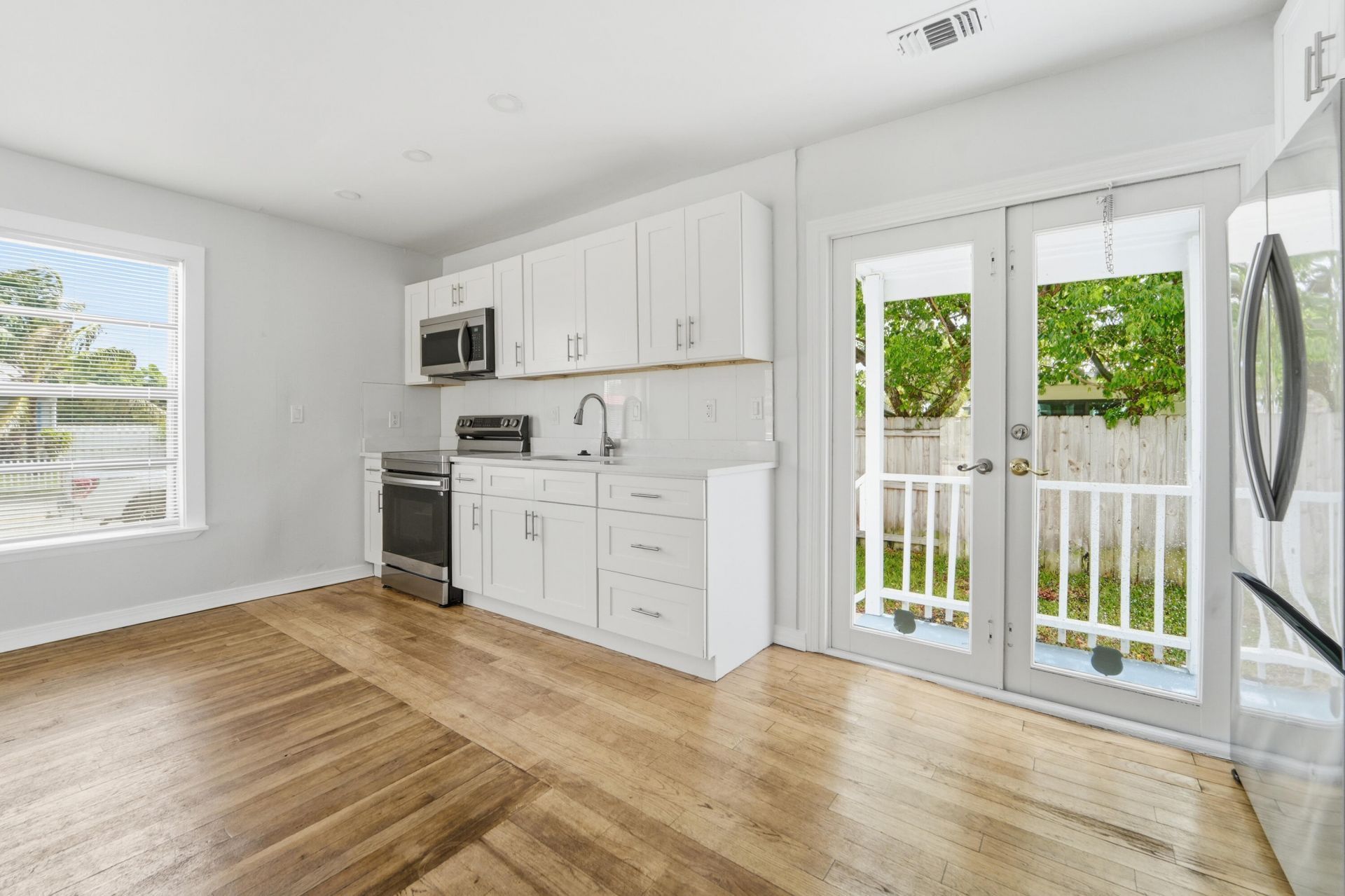 5000 Lake Avenue, West Palm Beach, FL 33405 Photo