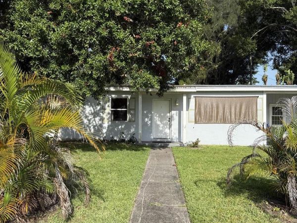 1835 31st Avenue, Vero Beach, FL 32960