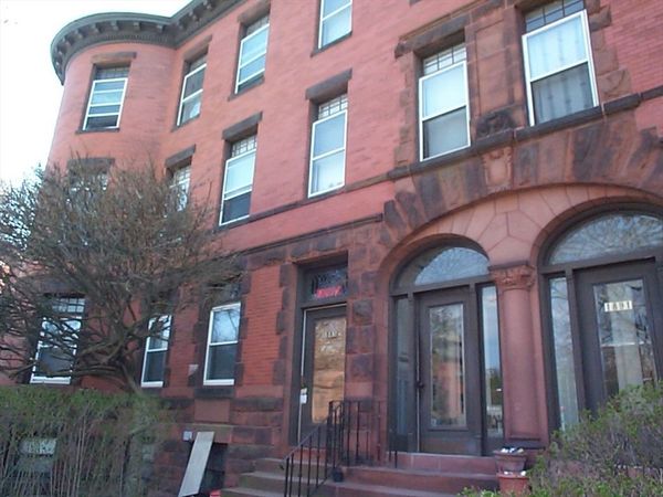 1887 Beacon St, Unit 1, Brookline, MA 02445