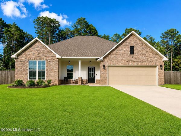 11456 Memphis Circle, Ocean Springs, MS 39564