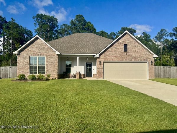 11456 Memphis Circle, Ocean Springs, MS 39564