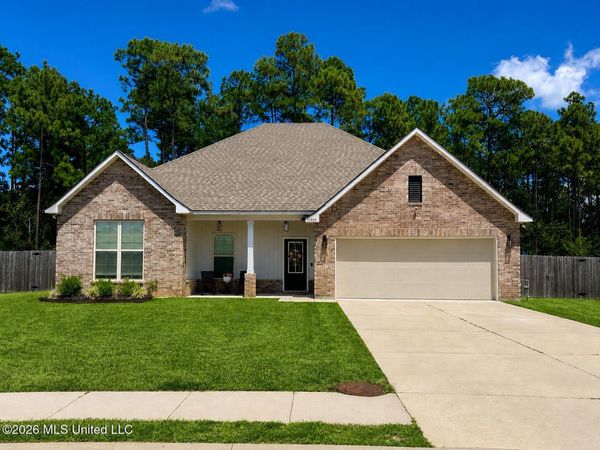 11456 Memphis Circle, Ocean Springs, MS 39564