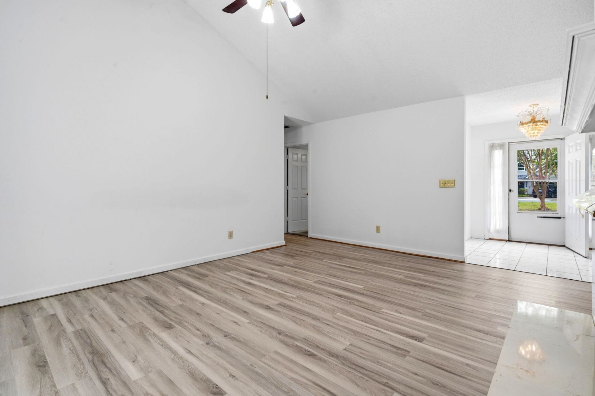 106 Sharon Ct. Photo 12