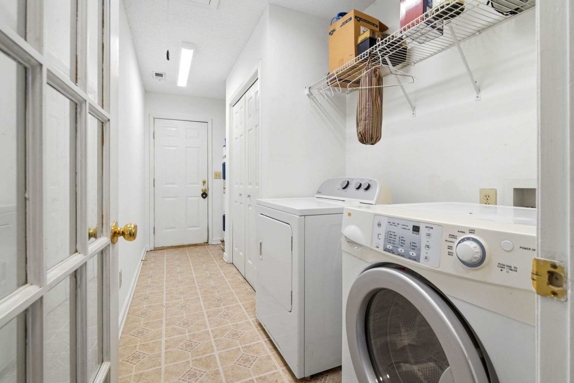 106 Sharon Ct. Photo 14