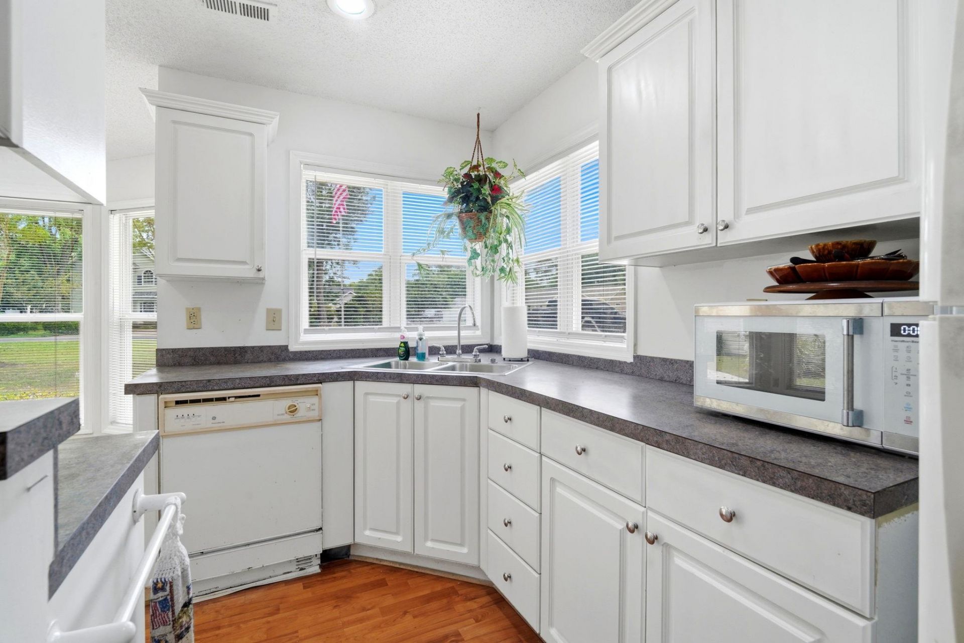 106 Sharon Ct. Photo 8
