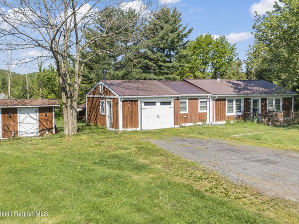 379 School Hill Road, Hannacroix, NY 12087