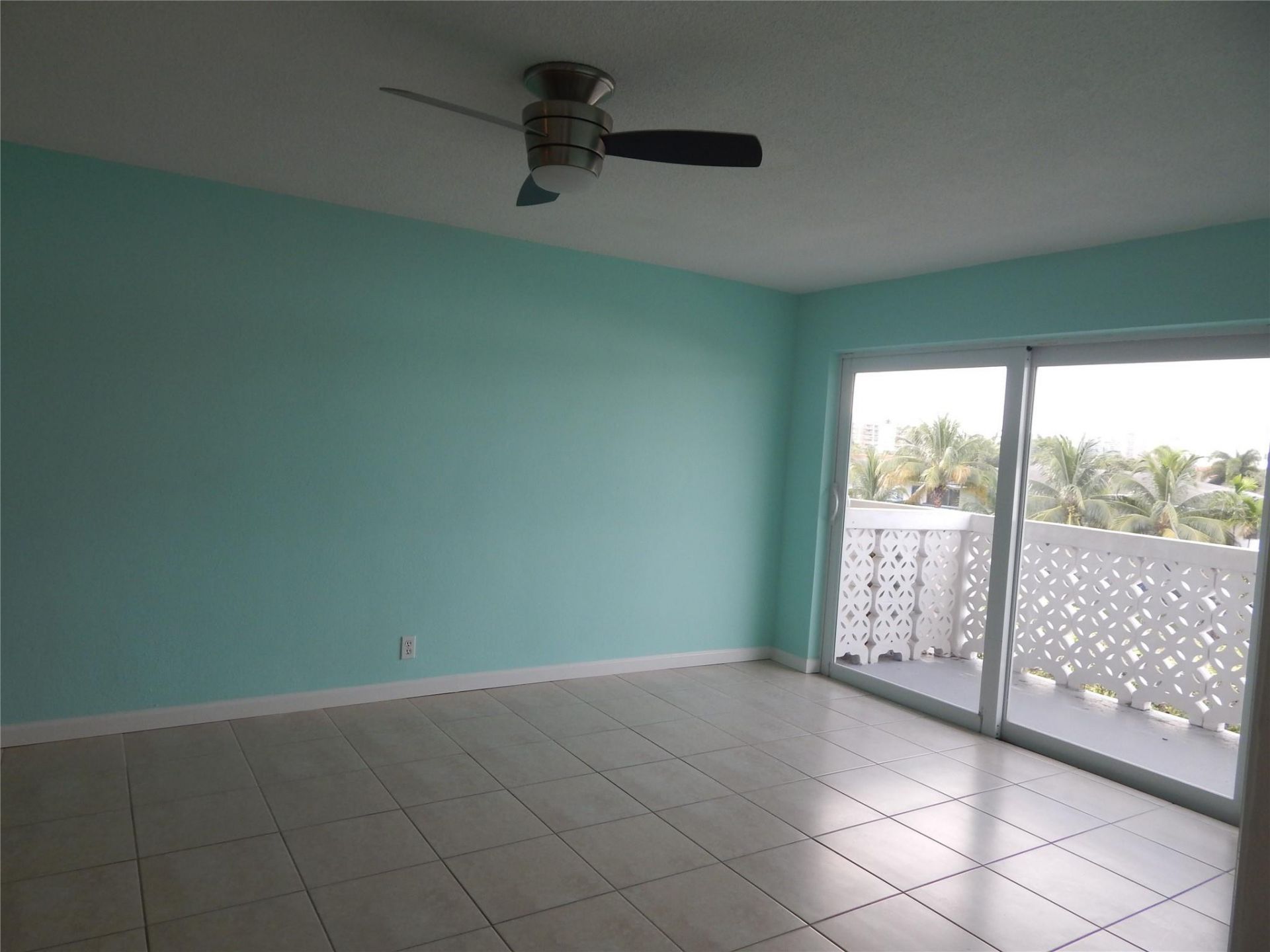3220 Bayview Drive, Unit 314, Fort Lauderdale, FL 33306 Photo