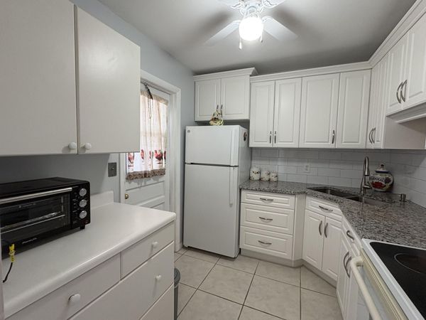 108 NE 20th Avenue NE, Unit 206, Boynton Beach, FL 33435