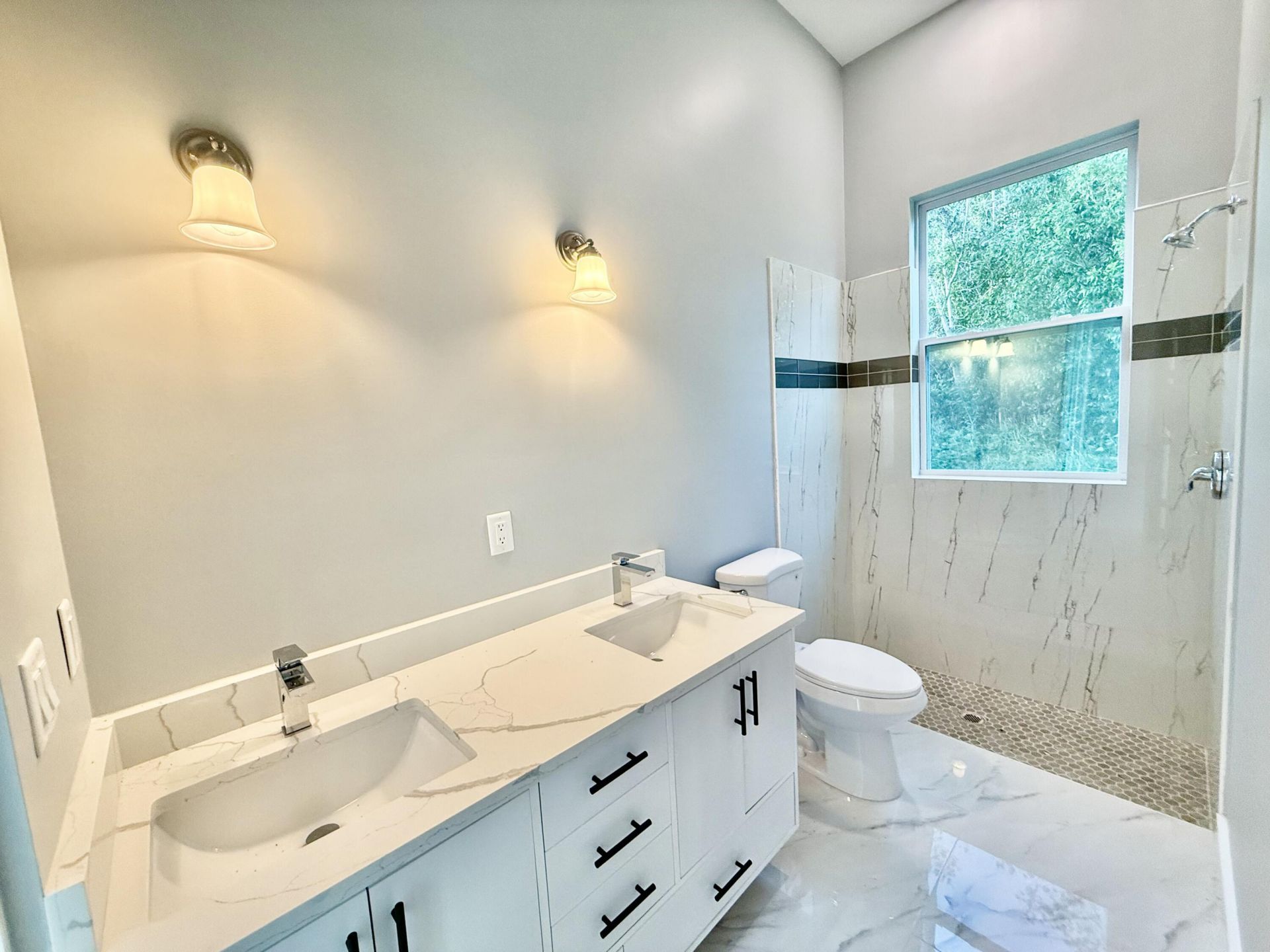 675 NE Moss Rose Place, Port Saint Lucie, FL 34983 Photo