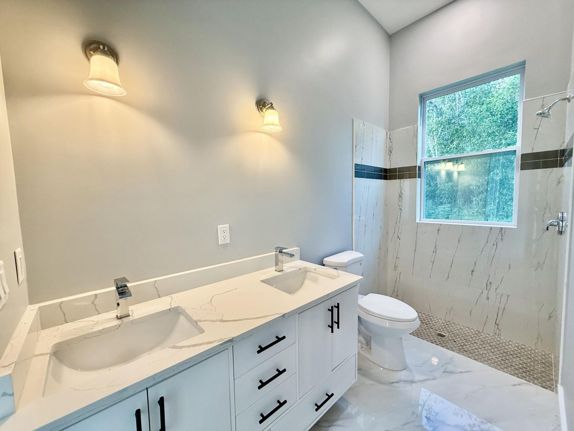 675 NE Moss Rose Place, Port Saint Lucie, FL 34983 Photo