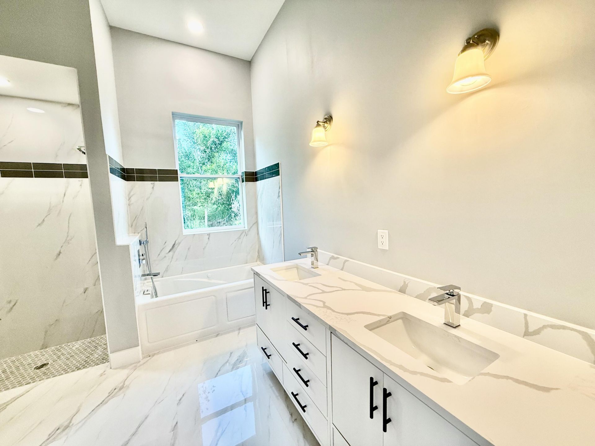 675 NE Moss Rose Place, Port Saint Lucie, FL 34983 Photo