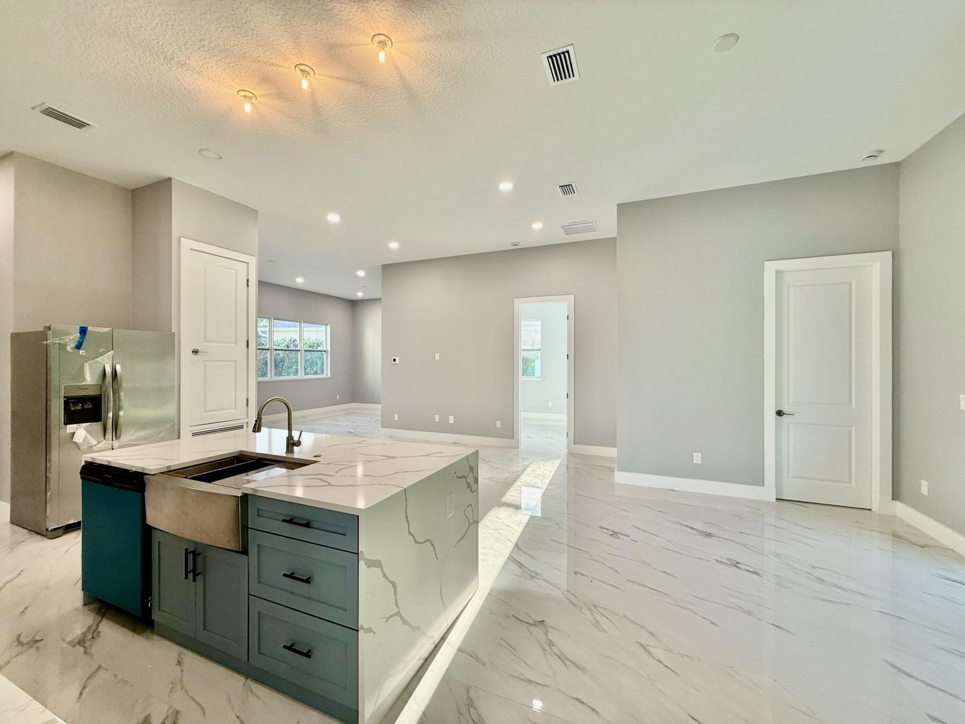 675 NE Moss Rose Place, Port Saint Lucie, FL 34983 Photo