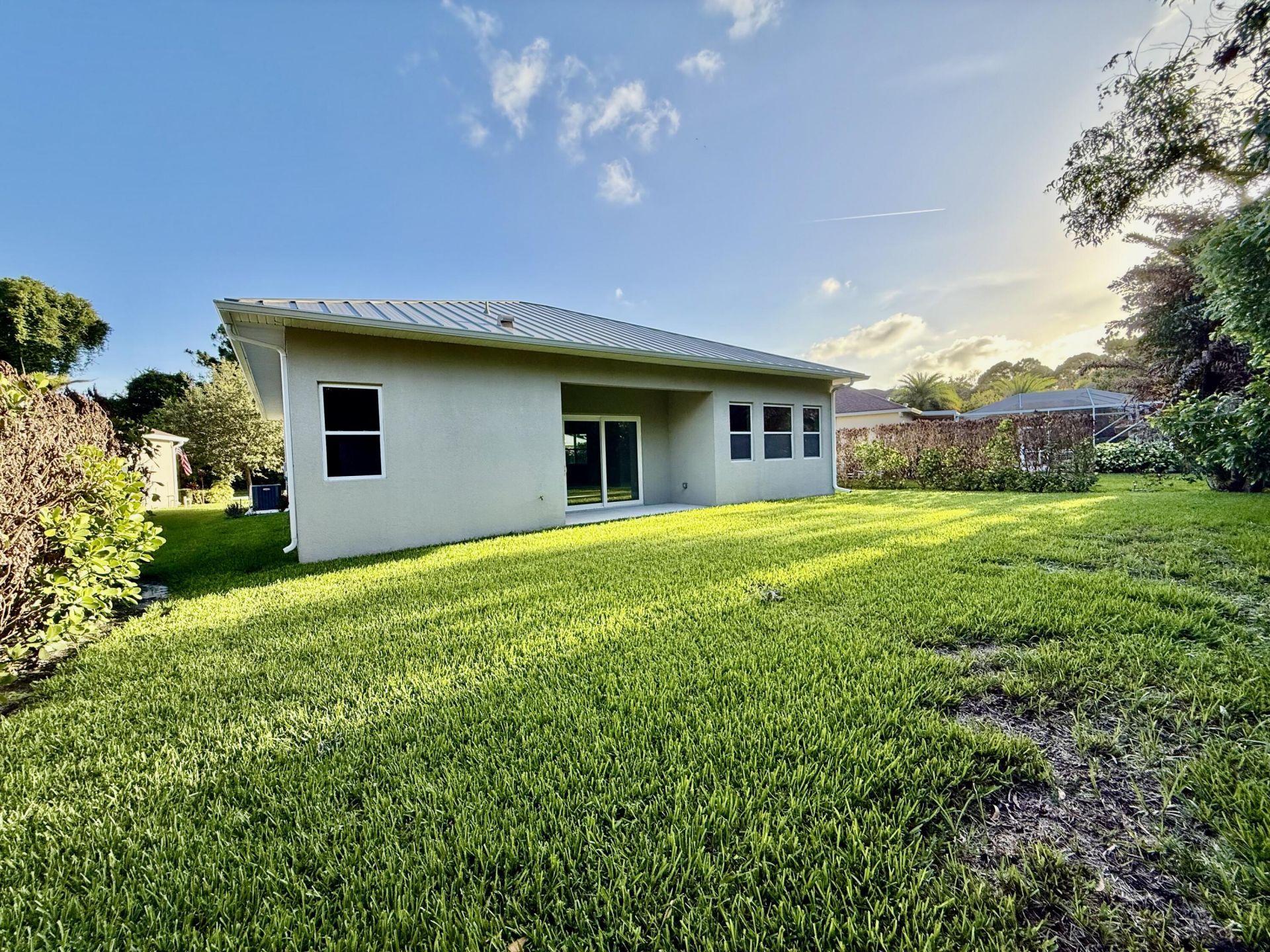 675 NE Moss Rose Place, Port Saint Lucie, FL 34983 Photo