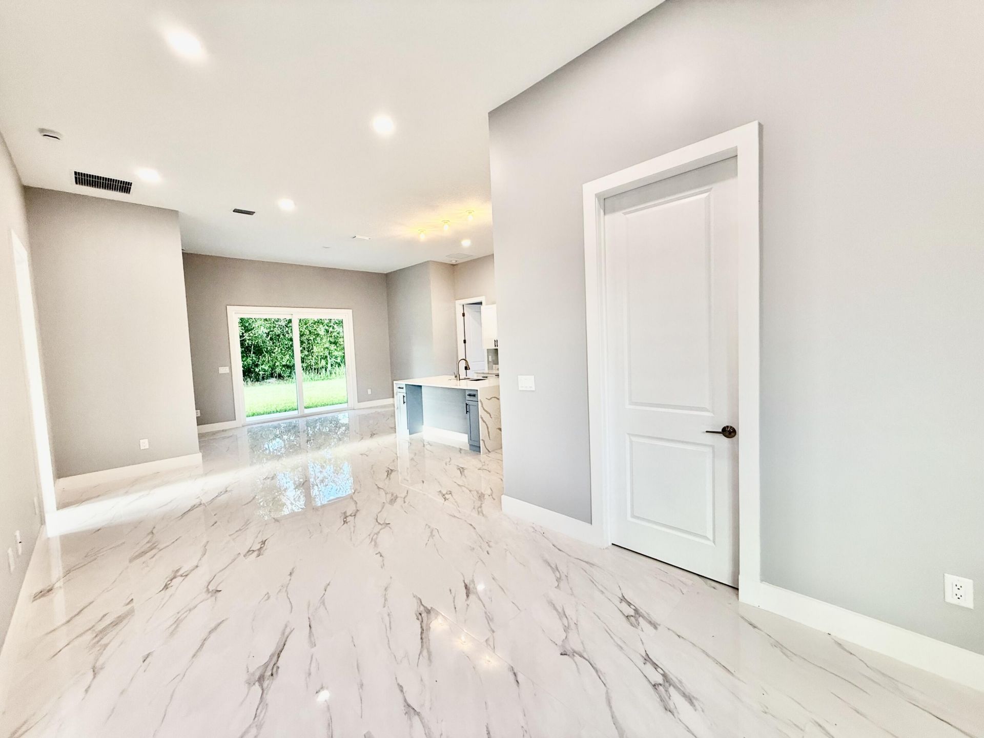 675 NE Moss Rose Place, Port Saint Lucie, FL 34983 Photo
