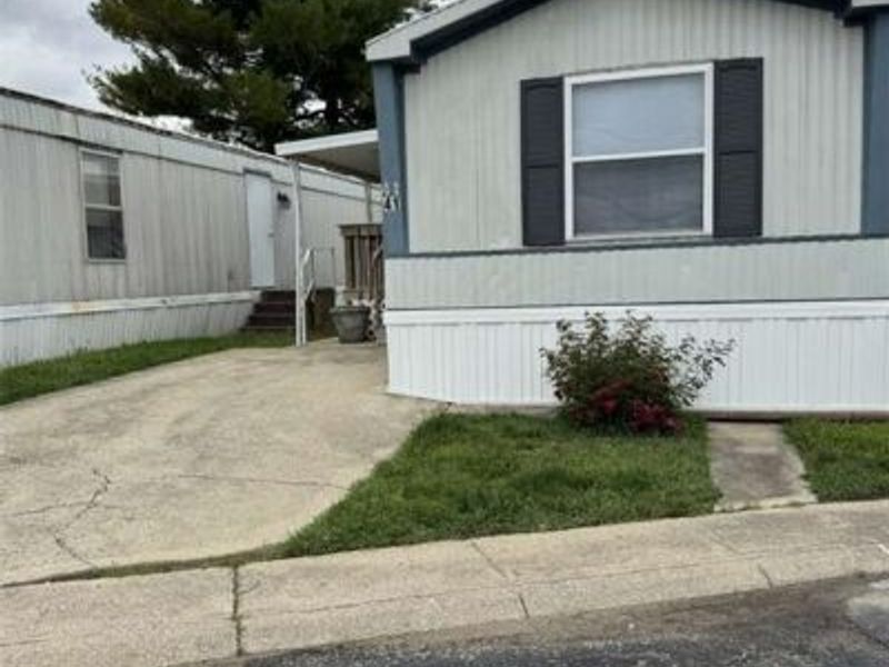 250 S Nelson Avenue, Unit 41, Wilmington, OH 45177 Photo 2