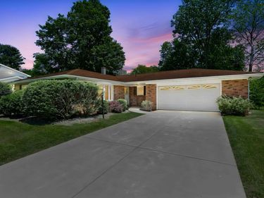 53190 Oakton Drive, South Bend, IN 46635