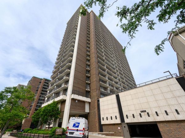 5855 N Sheridan Road , Unit 24J, Chicago, IL 60660