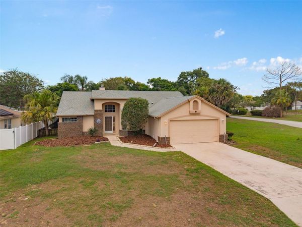 137 MADRONA DRIVE , EUSTIS, FL 32726