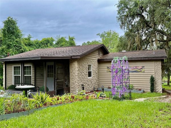 208 ASHLEY STREET , HAWTHORNE, FL 32640