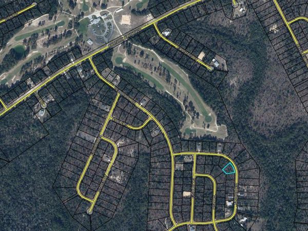 1565 Aldoro Circle, Chipley, FL 32428