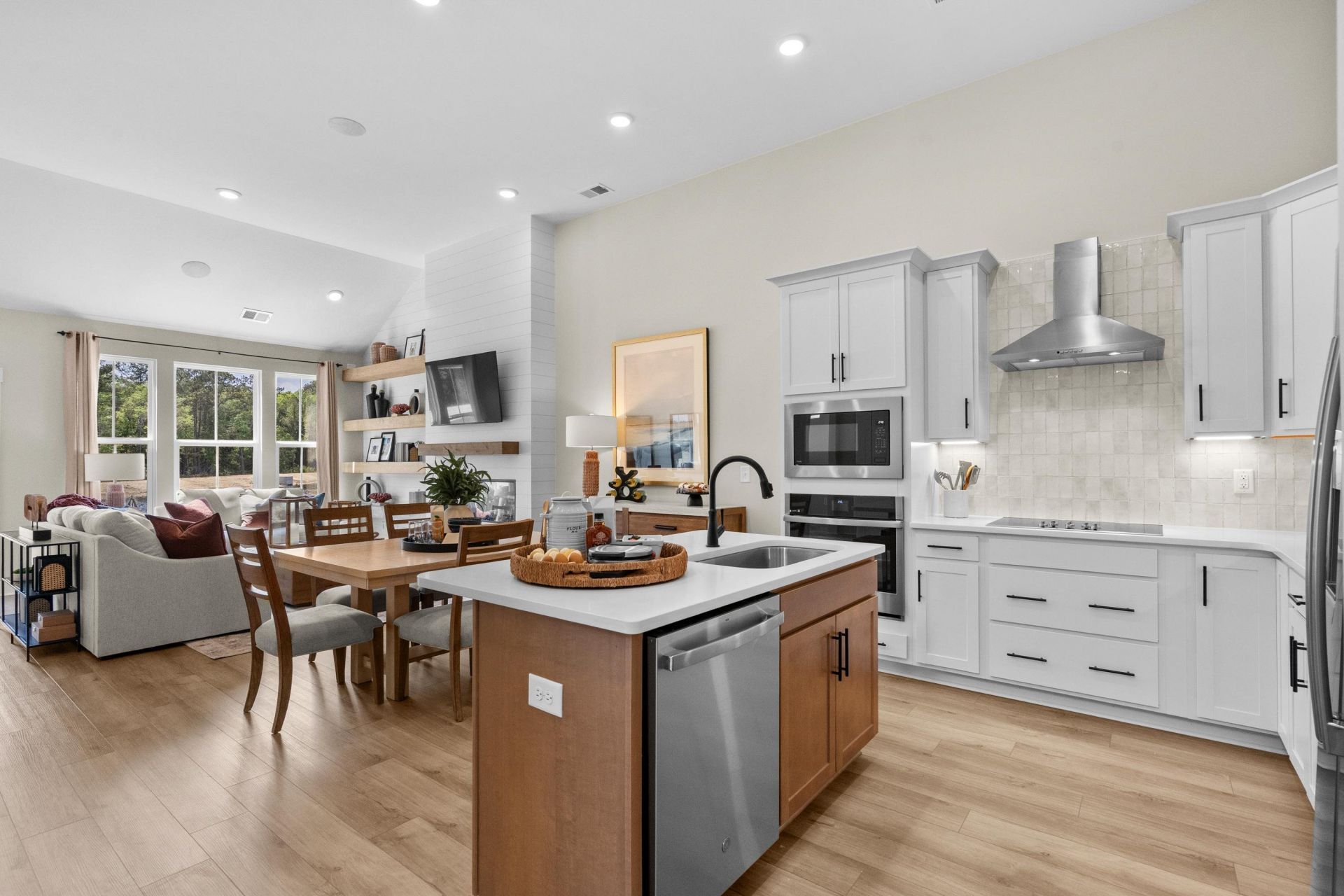 2736 Summer Breeze Ln Photo 12