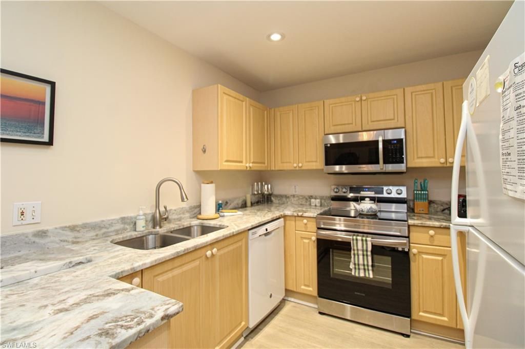 519 Roma Ct , Unit 3206, Naples, FL 34110 Photo