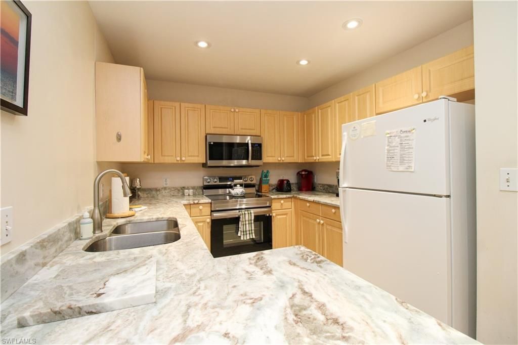 519 Roma Ct , Unit 3206, Naples, FL 34110 Photo