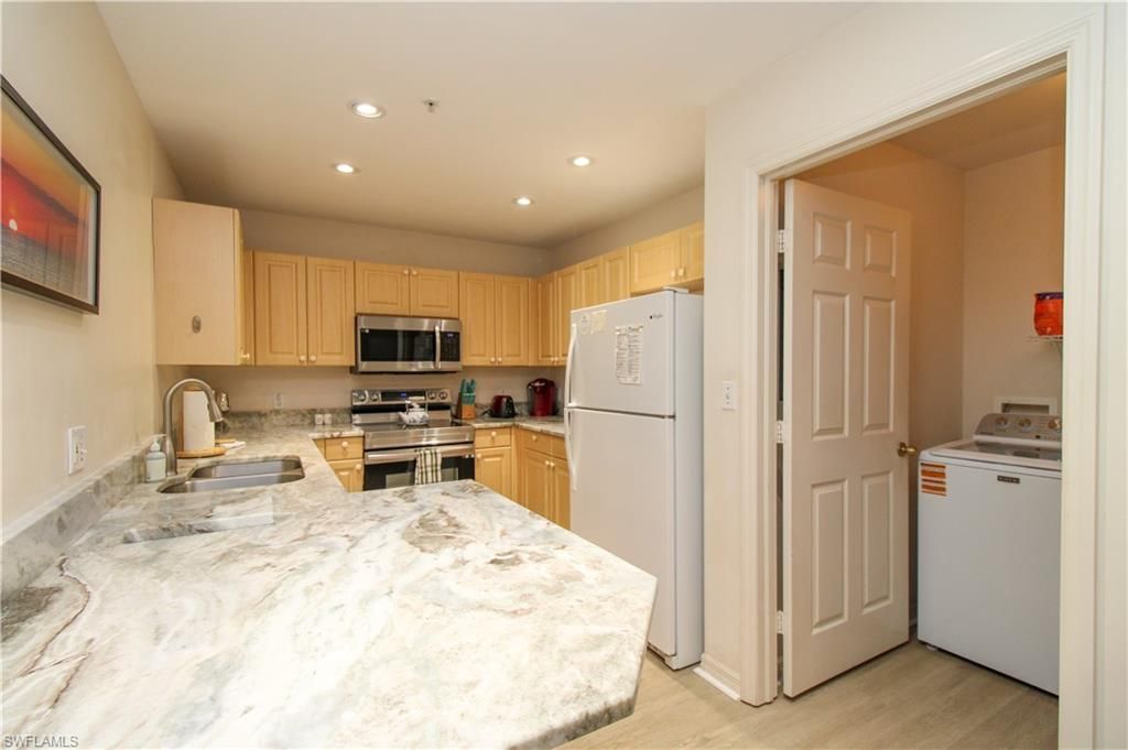519 Roma Ct , Unit 3206, Naples, FL 34110 Photo