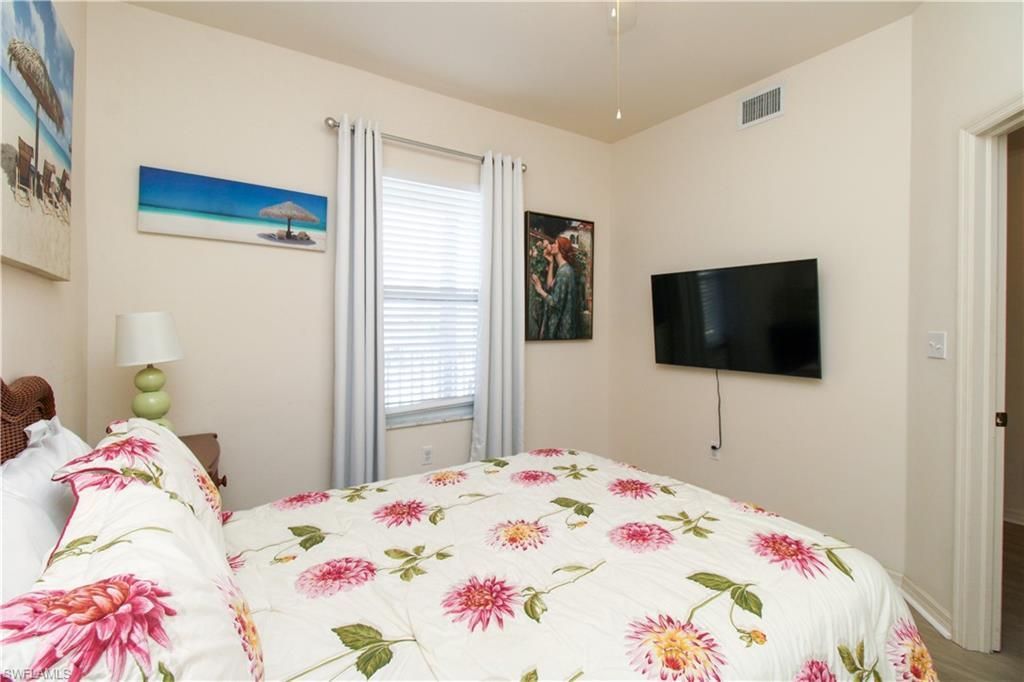 519 Roma Ct , Unit 3206, Naples, FL 34110 Photo