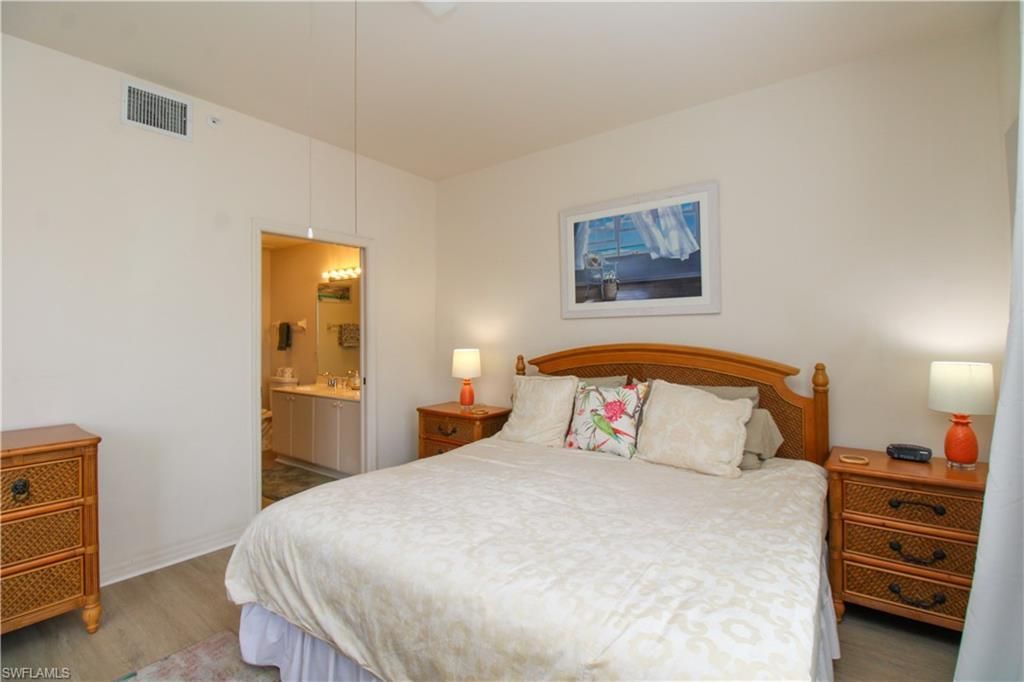 519 Roma Ct , Unit 3206, Naples, FL 34110 Photo