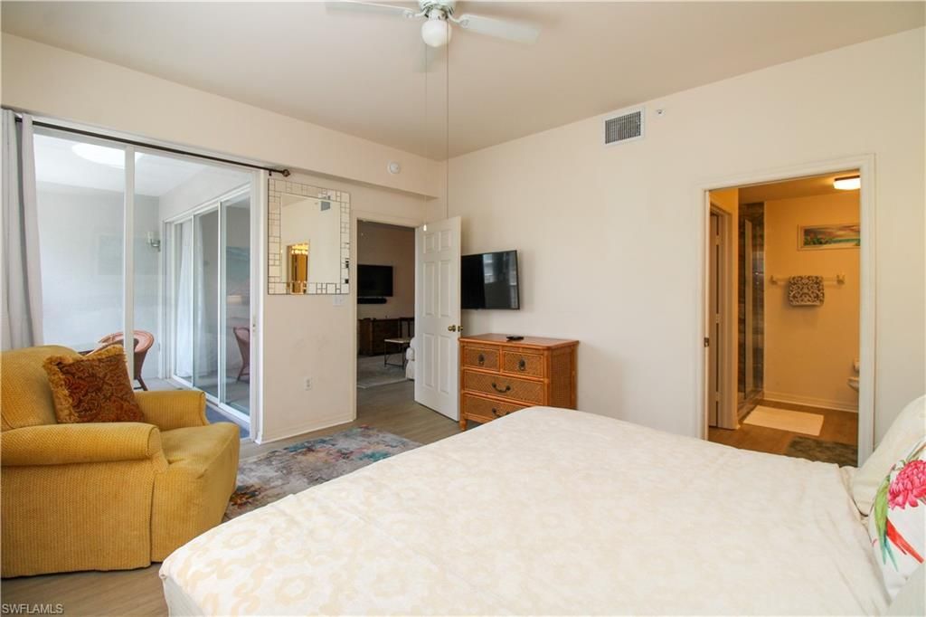 519 Roma Ct , Unit 3206, Naples, FL 34110 Photo
