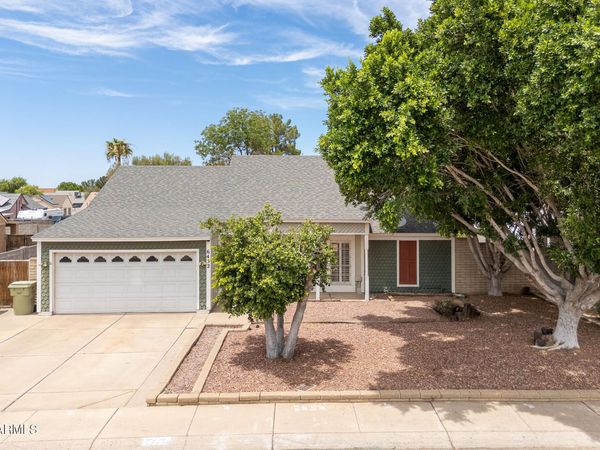 6432 W GRANDVIEW Road, Glendale, AZ 85306
