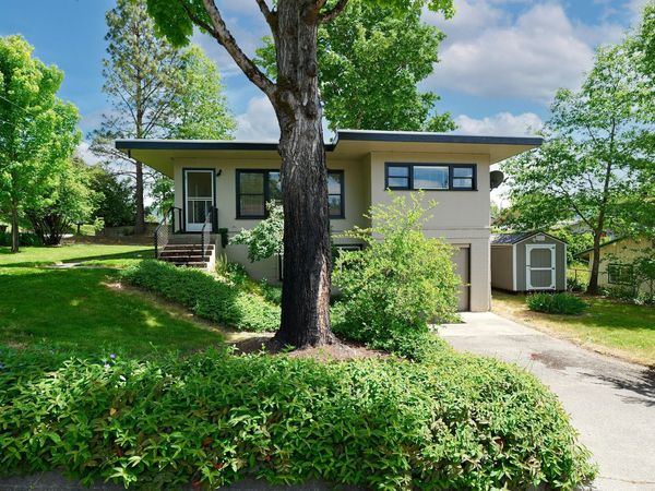 1141 NW Sunset Drive, Grants Pass, OR 97526