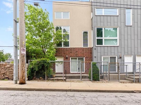 3983 PENNSYLVANIA Avenue, Kansas City, MO 64111