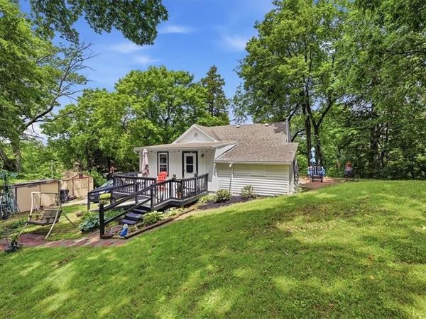 6910 Donahoo Road, Kansas City, KS 66104